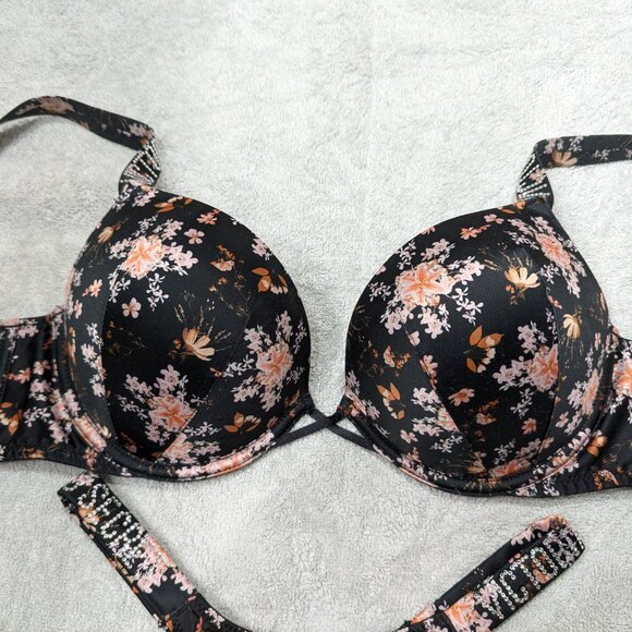 36B Victoria's Secret Bombshell bra with matching size XS thong - Picture 2 of 7